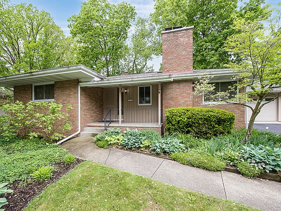 2nd image of 1134 Meadowbrook Ave