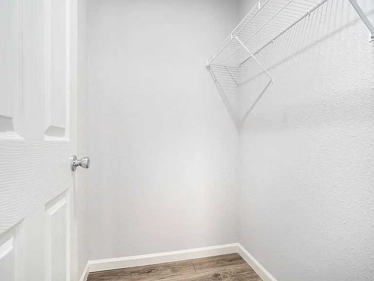 8191 Crestbrook Ct — Photo 25