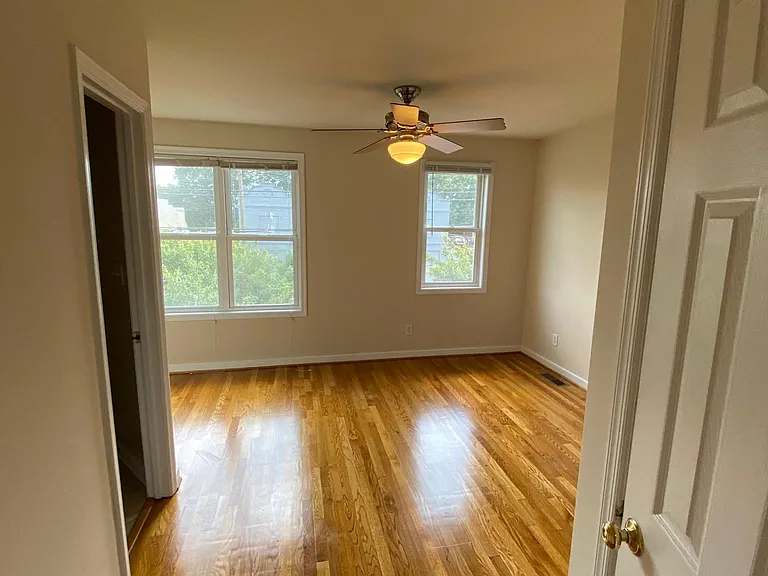 1512 W Cary St — Photo 37