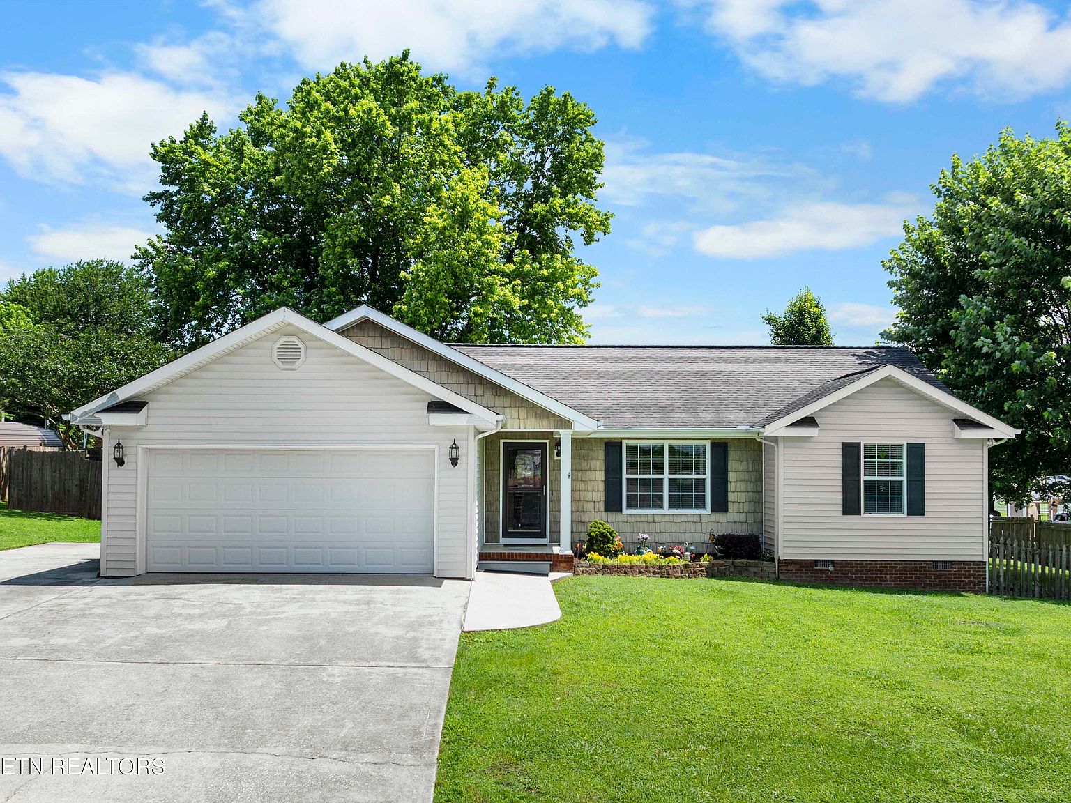 327 S Fowler St, Clinton, TN 37716 | Zillow