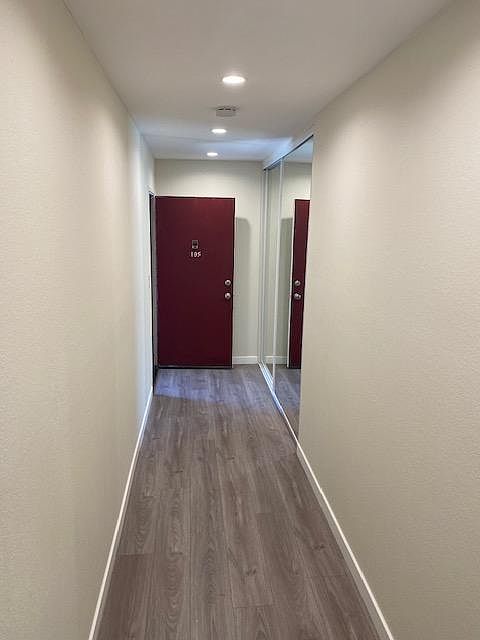 1st image of 4942 Whitsett Ave #105