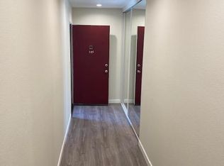 4942 Whitsett Ave #105, Valley Village, CA 91607