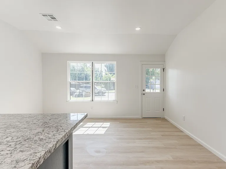 118 S Cook Ave — Photo 17
