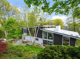 220 Barnard Rd, Larchmont, NY 10538