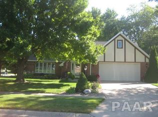 905 Kingsbury Rd, Washington, IL 61571