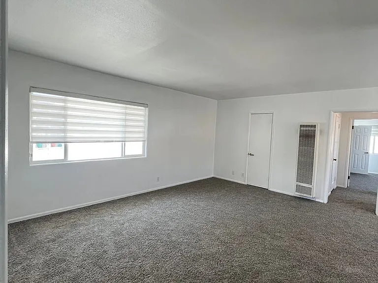 1935 Cloverfield Blvd — Photo 9