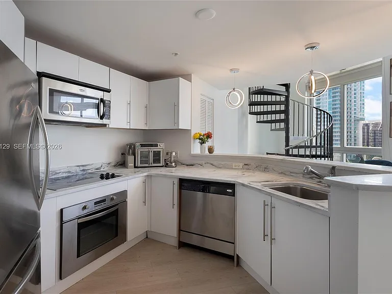 300 S Biscayne Blvd #L-1014 — Photo 9