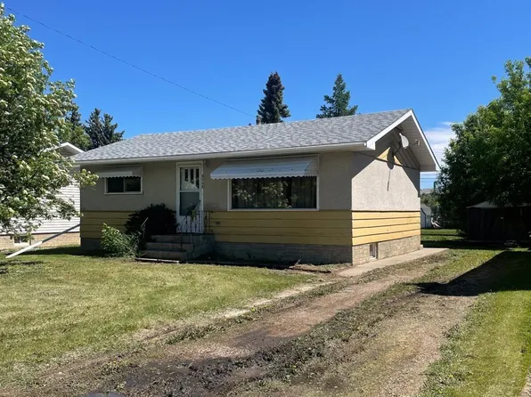 5713 55th St, Vegreville, AB T9C 1J6