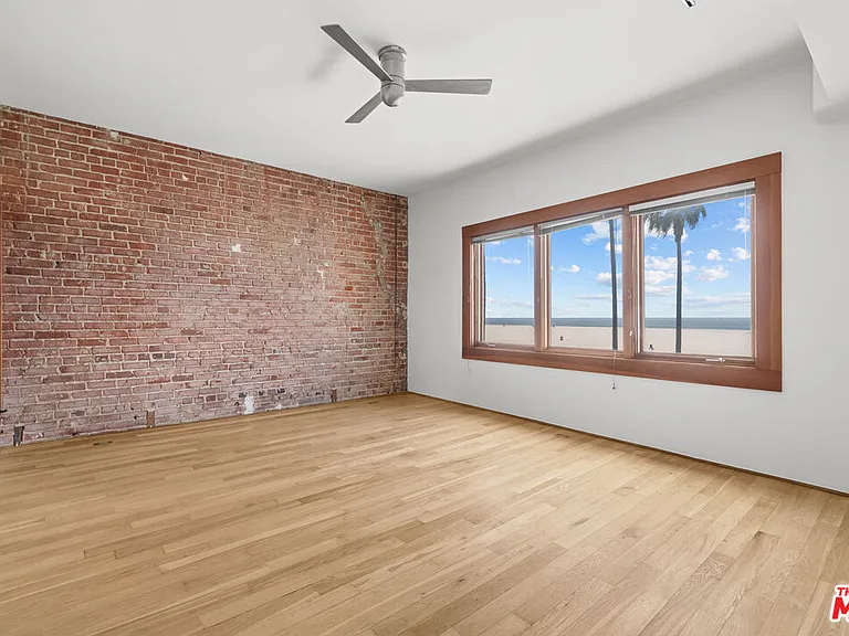 8 Brooks Ave #11 — Photo 1