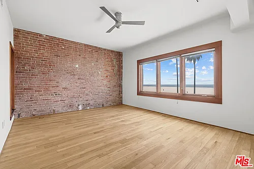 8 Brooks Ave Photo 1