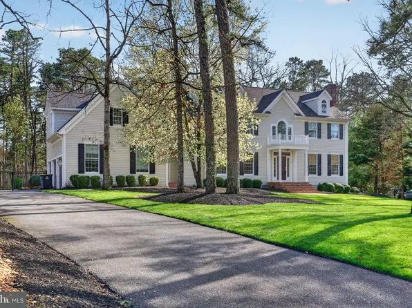 9 Cliff Swallow Dr, Medford, NJ 08055