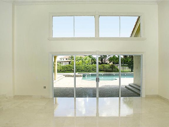 5th image of 10107 El Paraiso Pl