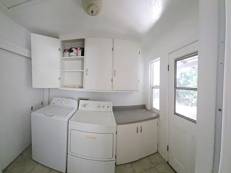 2090 Esperanza Dr — Photo 3