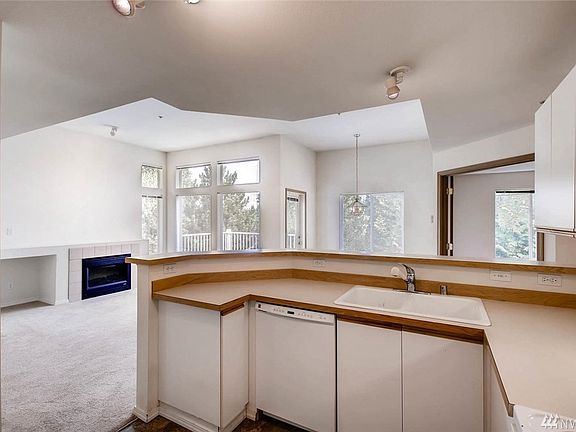 5th image of 22022 42nd Ave S Unit 201