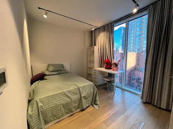 505 West 43rd Street image 10 of 11