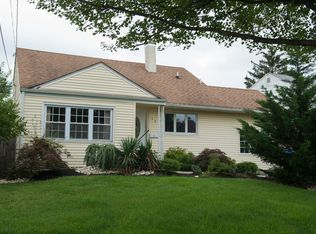 52 McKinley Ave, Colonia, NJ 07067