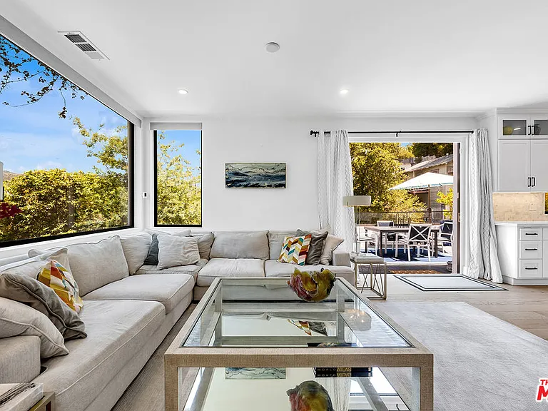4841 Minden Pl — Photo 9