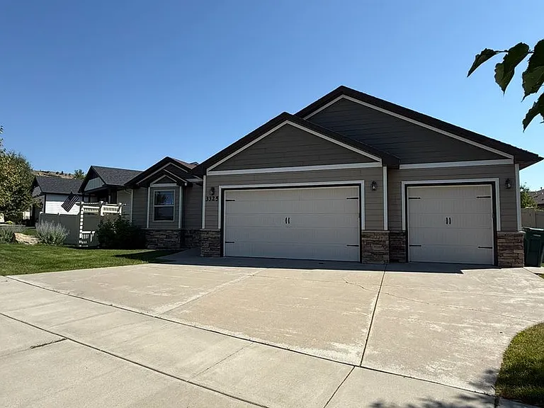 3325 Lucky Penny Ln — Photo 1