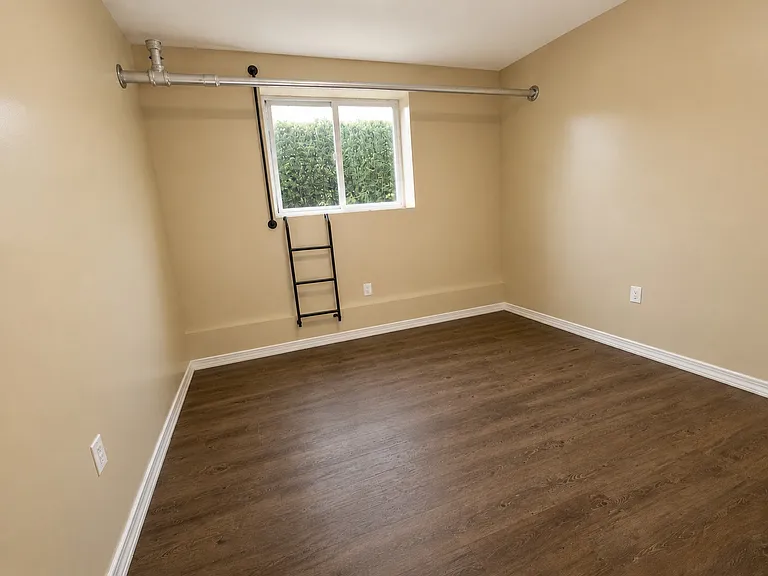4 Carnegie Ave — Photo 17