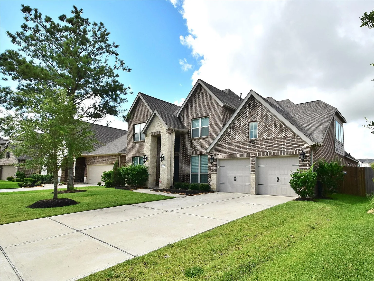 5 bed, 4.5 bath, 3579 sqft, $4,700 — Photo 3