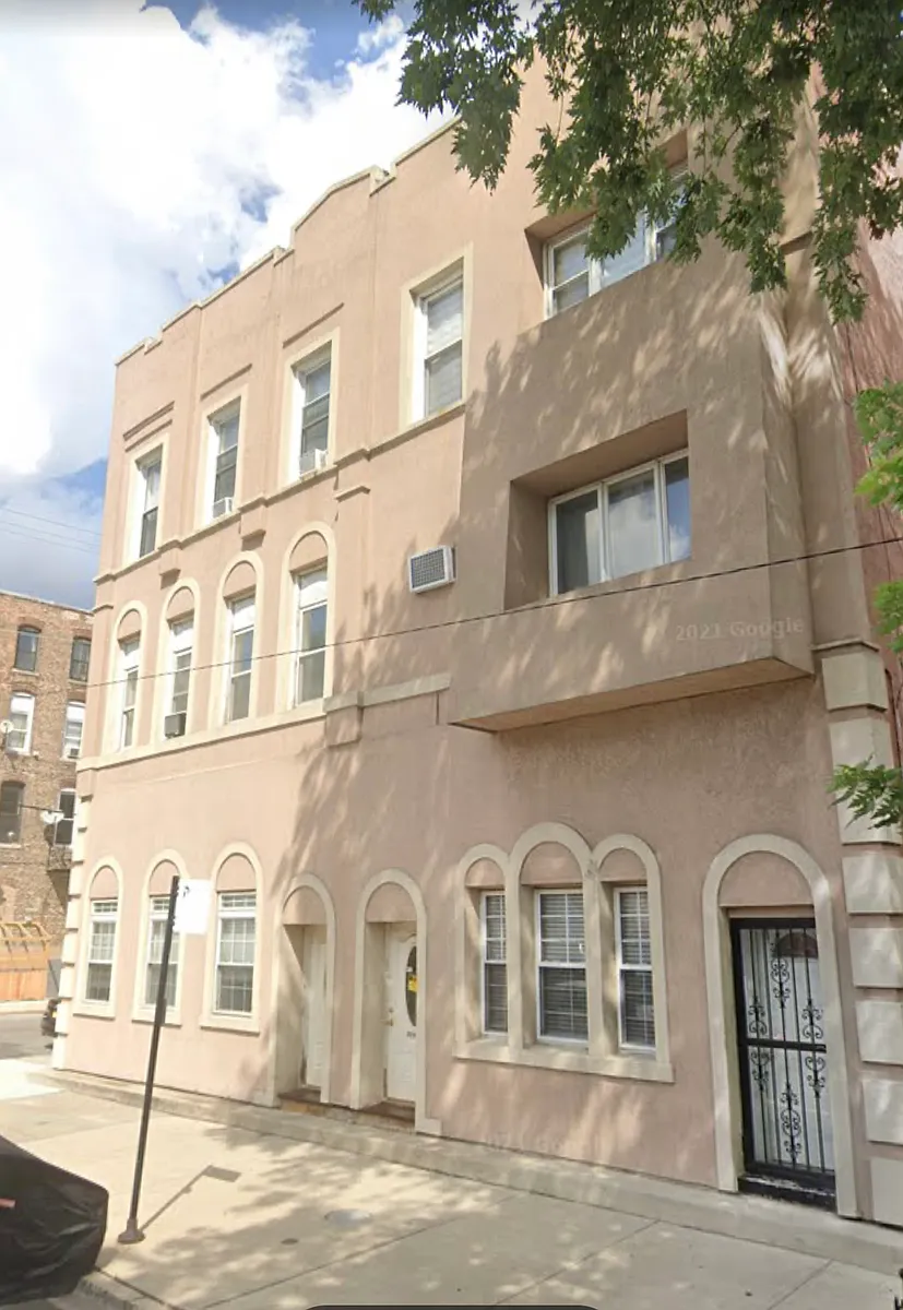 Building Photo - 3201-03 S Racine Ave #3203-3F