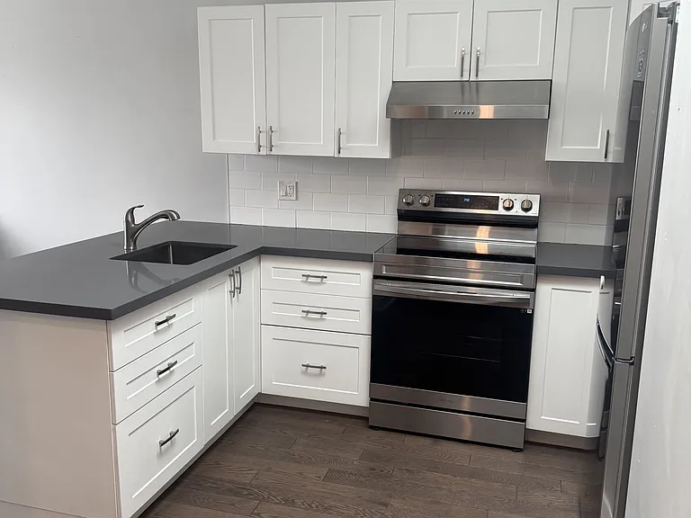 611 Danforth Ave #4 — Photo 9