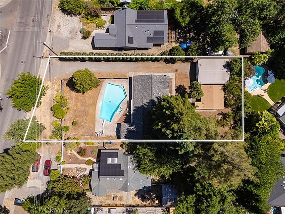 2nd image of 2249 Holly Ave