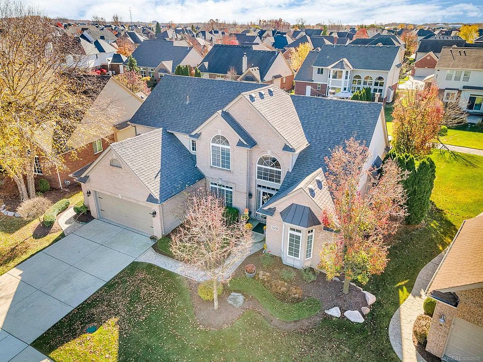 1st image of 21478 Carlton Dr