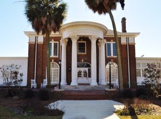 105 E Roanoke Dr, Fitzgerald, GA 31750