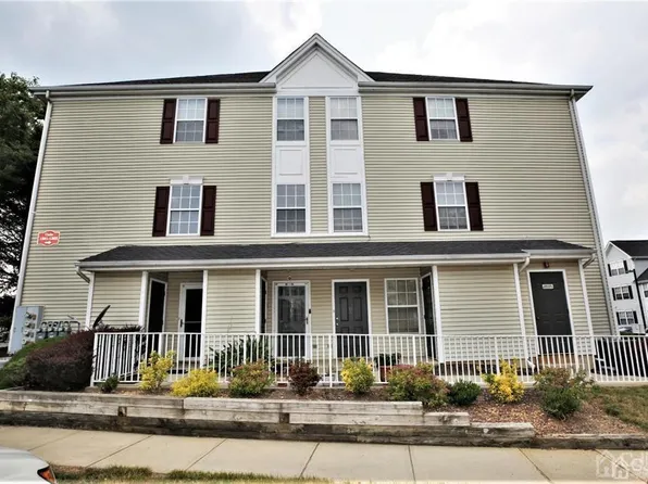 1303 Blossom Cir, Dayton, NJ 08810
