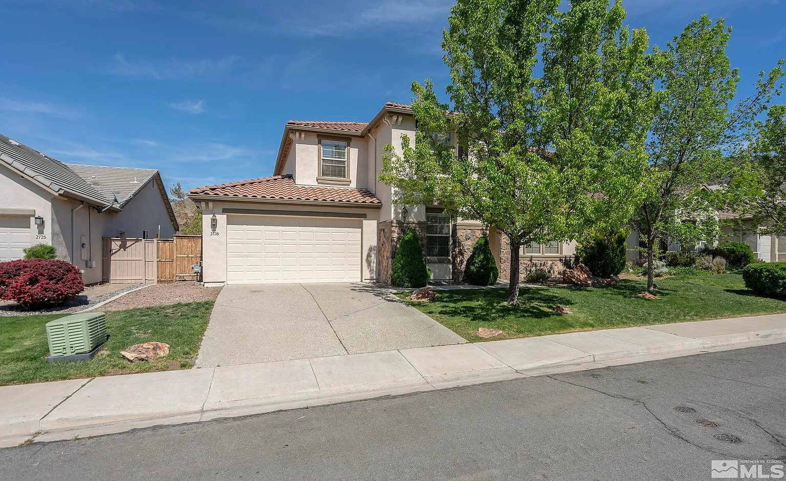 2735 Beach River Dr photo 1