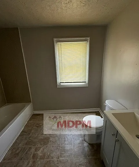 14665 Archdale St — Photo 4