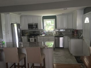 896 Raritan Rd, Clark, NJ 07066