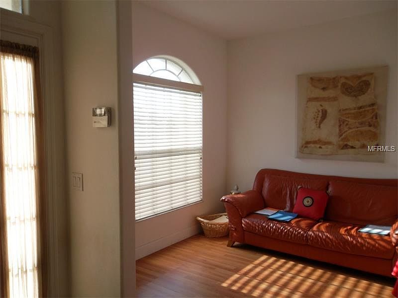 1st image of 2090 The Oaks Blvd
