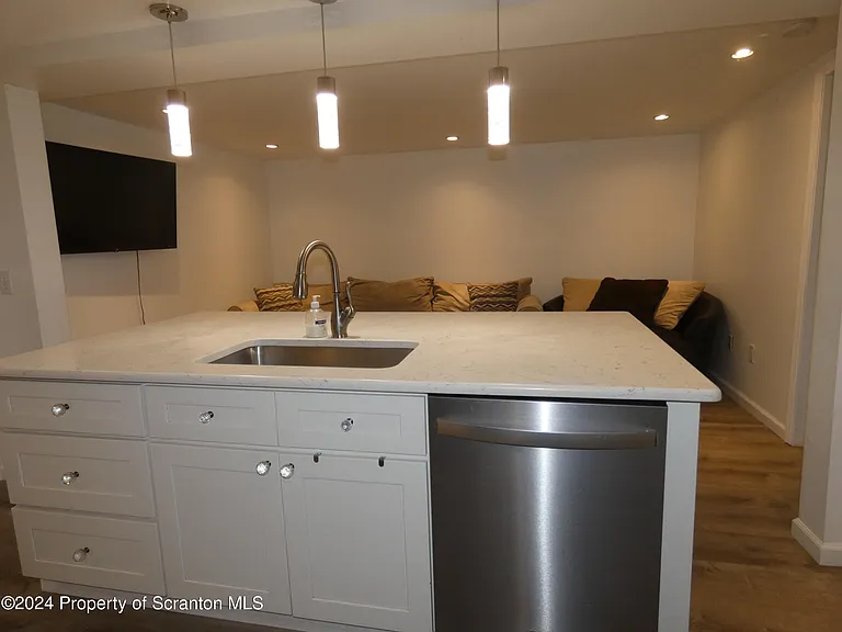 607 3rd Ave #LOWER LEV — Photo 9