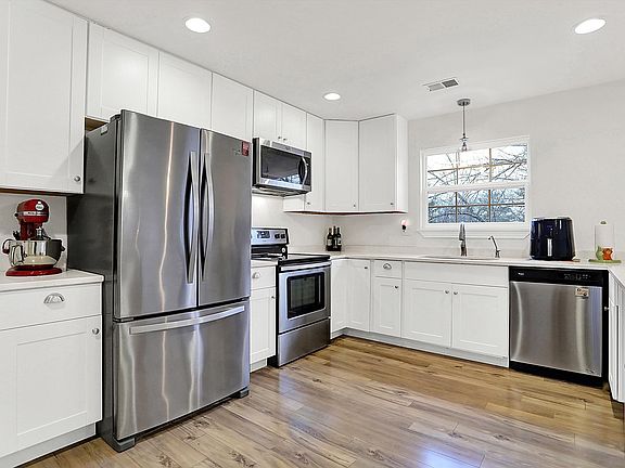 5th image of 7317 Lions Head Dr APT D