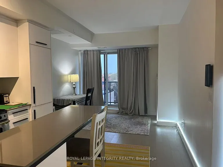 560 Rideau St #522 — Photo 4