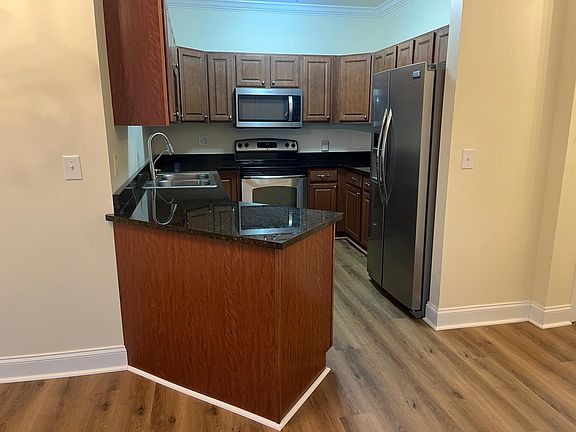5th image of 2338 Suncrest Vlg