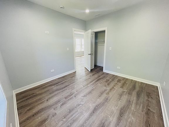 4th image of 2556 N Kilbourn Ave #2N