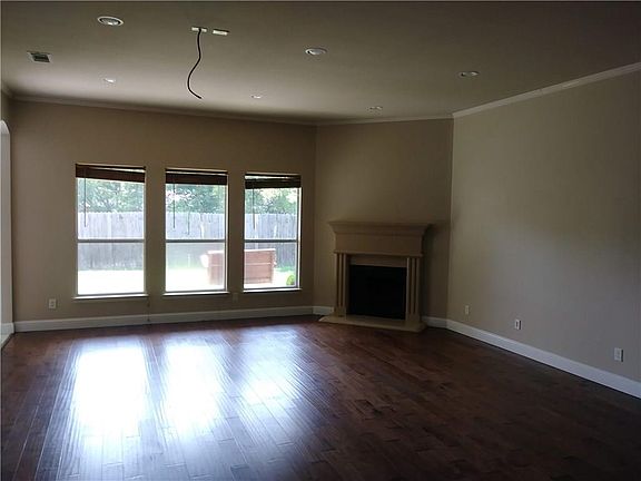 4th image of 1412 Manten Blvd