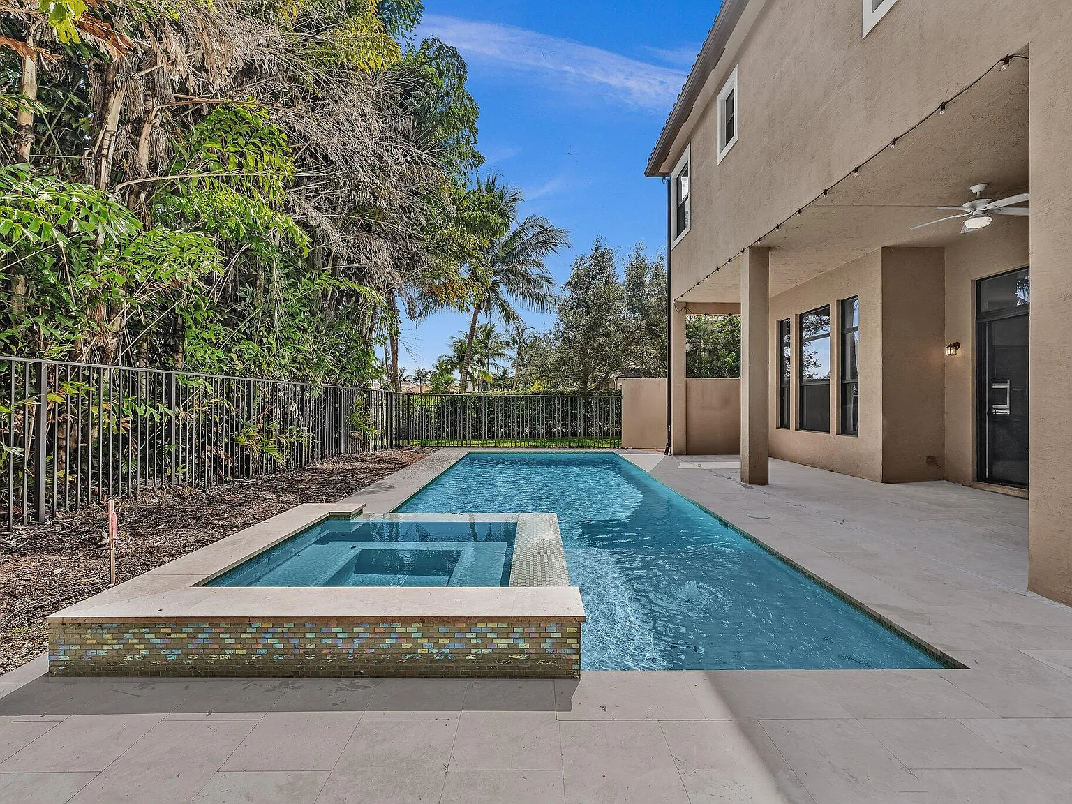5 bed, 7.5 bath, 5188 sqft, $15,500 — Photo 1