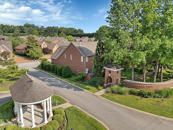 5th image of 236 Savannah Park Dr