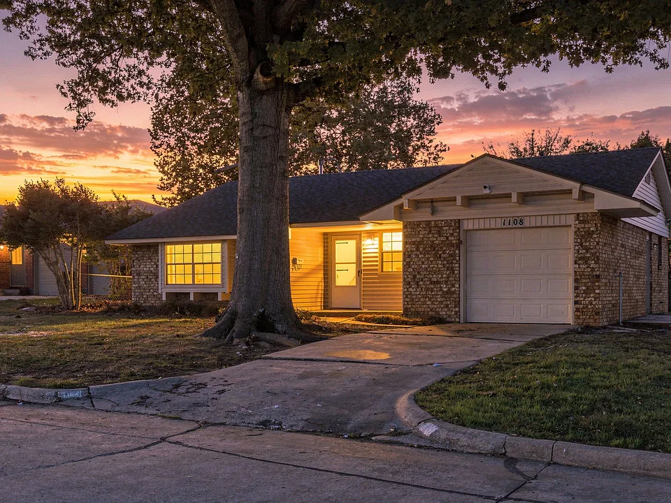 1108 W Havenwood Dr