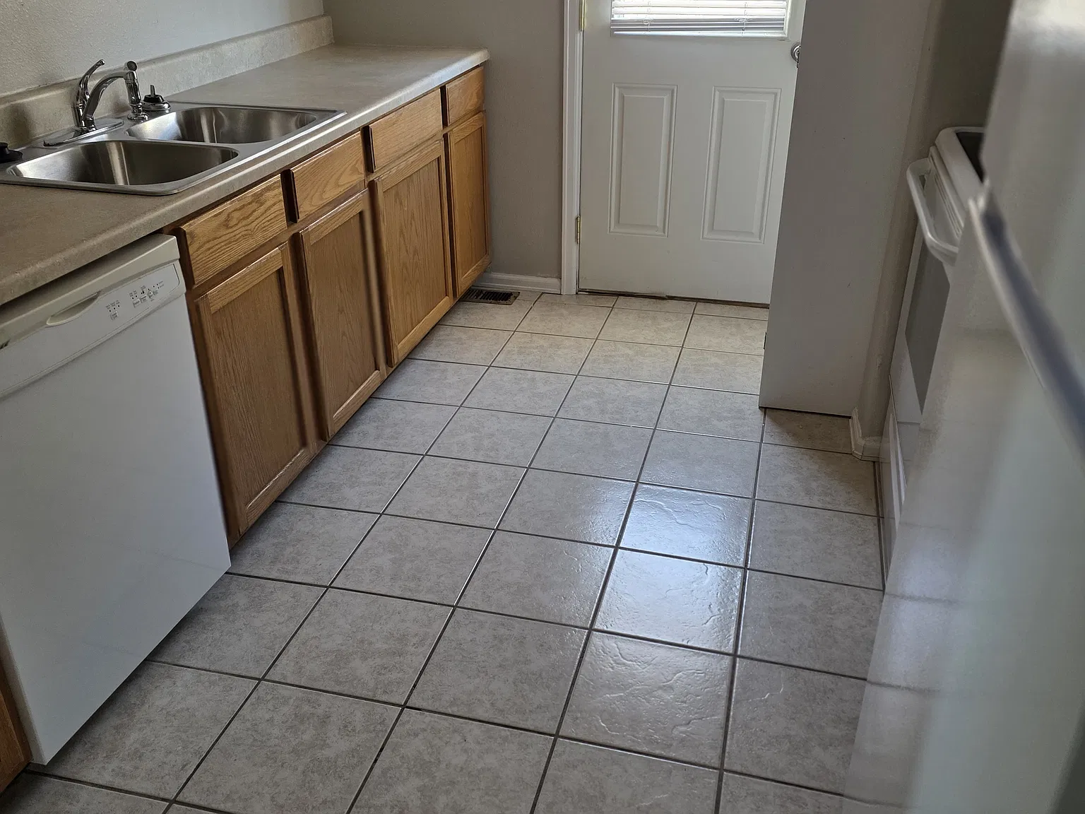 2 bed, 1.5 bath, 1182 sqft, $1,700 — Photo 3