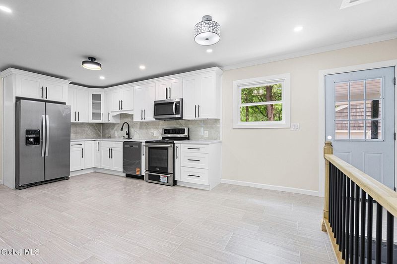 5th image of 655 Fillmore Avenue