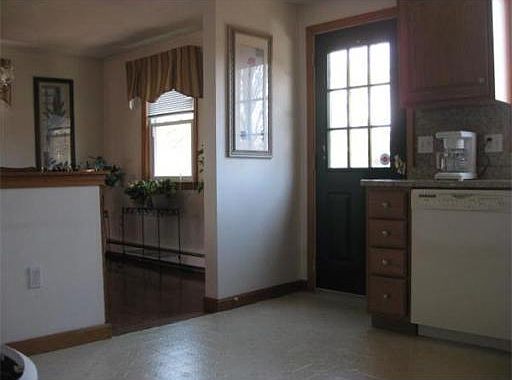 5th image of 322 Ash St