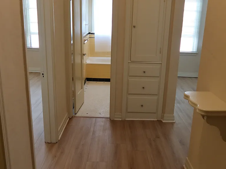 803 N Detroit St #7 — Photo 1