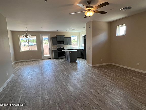 4th image of 1557 Chateau Drive