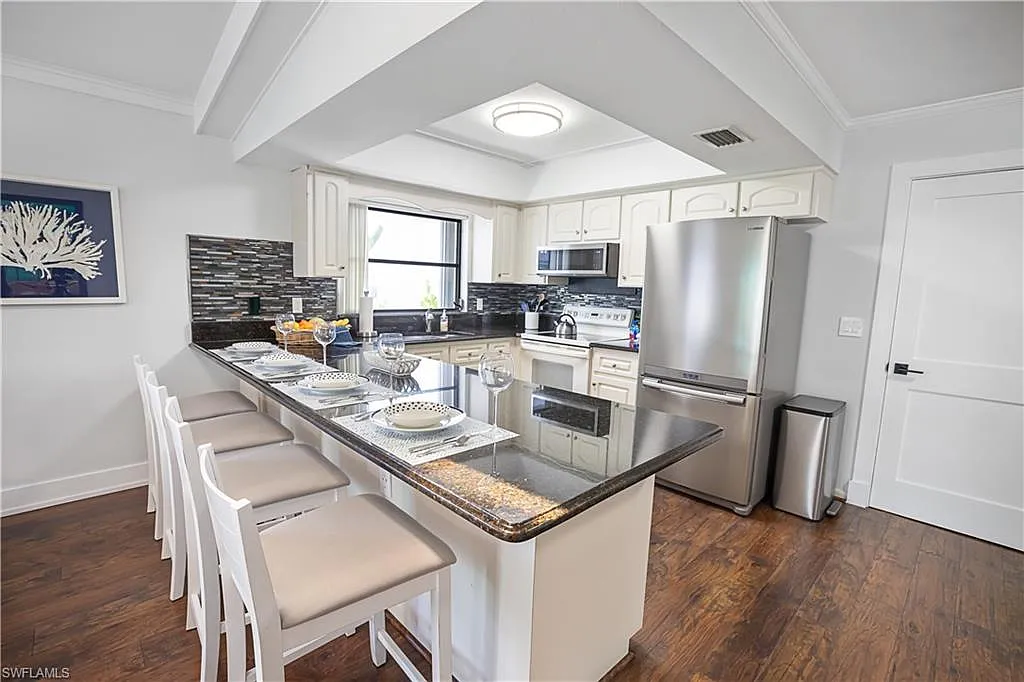 3 bed, 2.0 bath, 1600 sqft, $12,500 — Photo 4