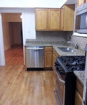 3rd image of 6240 N Francisco Ave APT 1